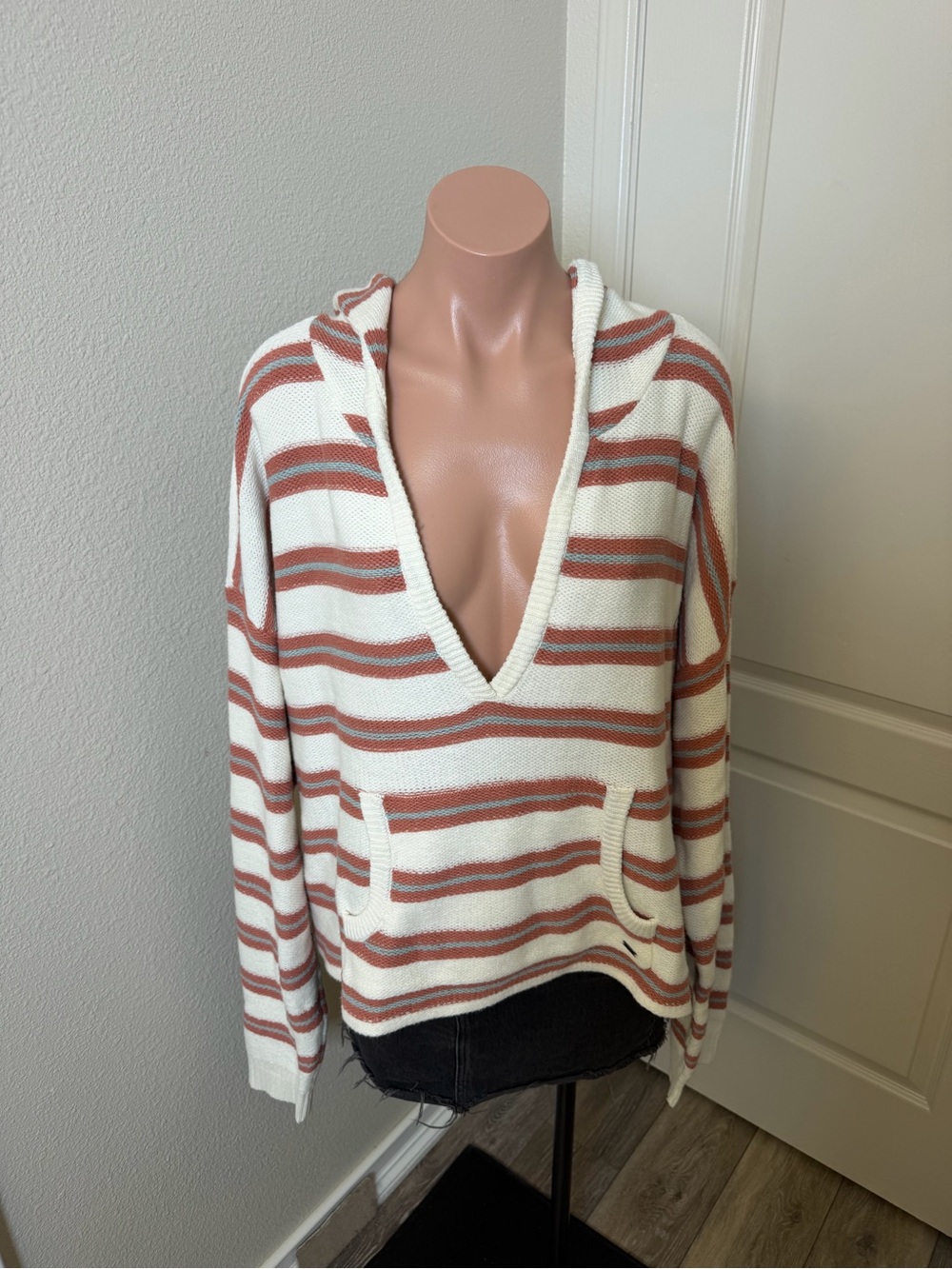 O'Neill Cream and Rust Striped V-Neck Hoodie
